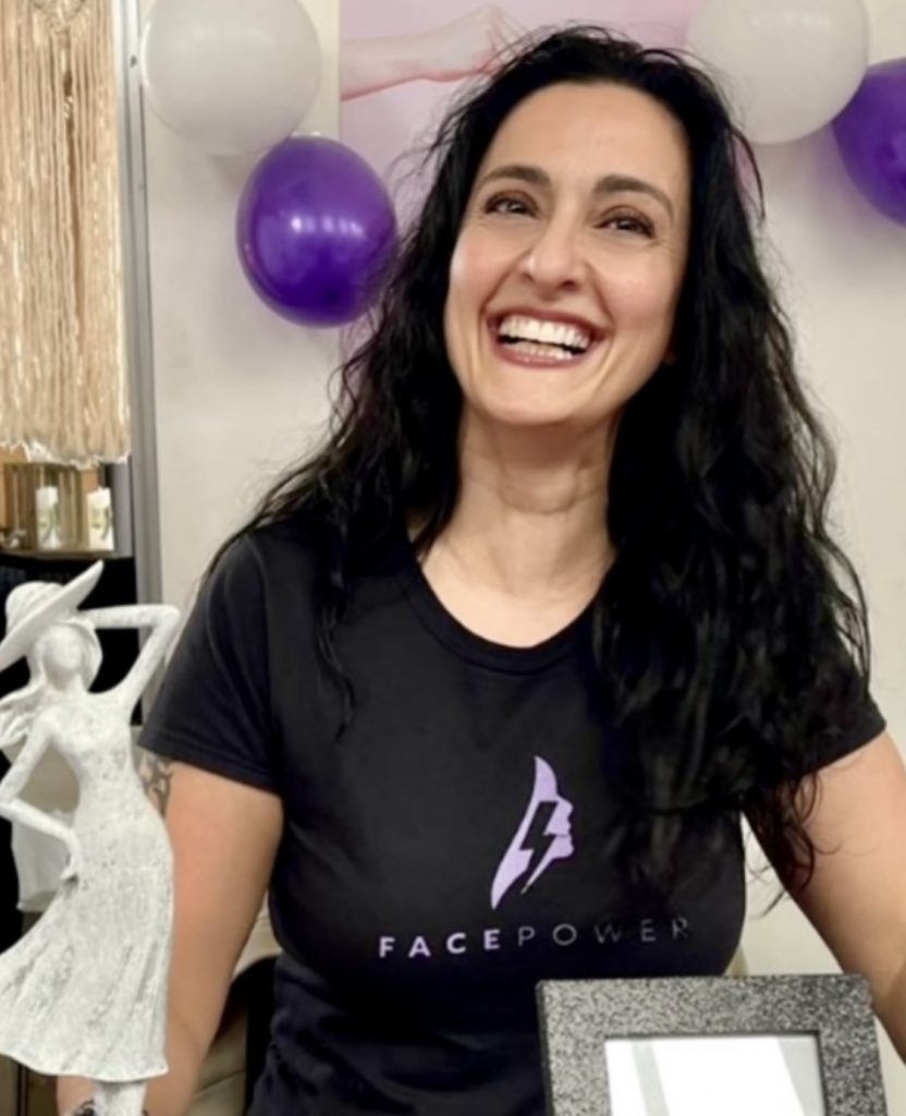 Face Power⚡️ Empowerment-Frauen-Studio🌹 Telefon: 0041/ 76 520 59 59 (auch WhatsApp- / Telegram) Webseite: www.face-power.ch E-Mail: monbar4@hotmail.com