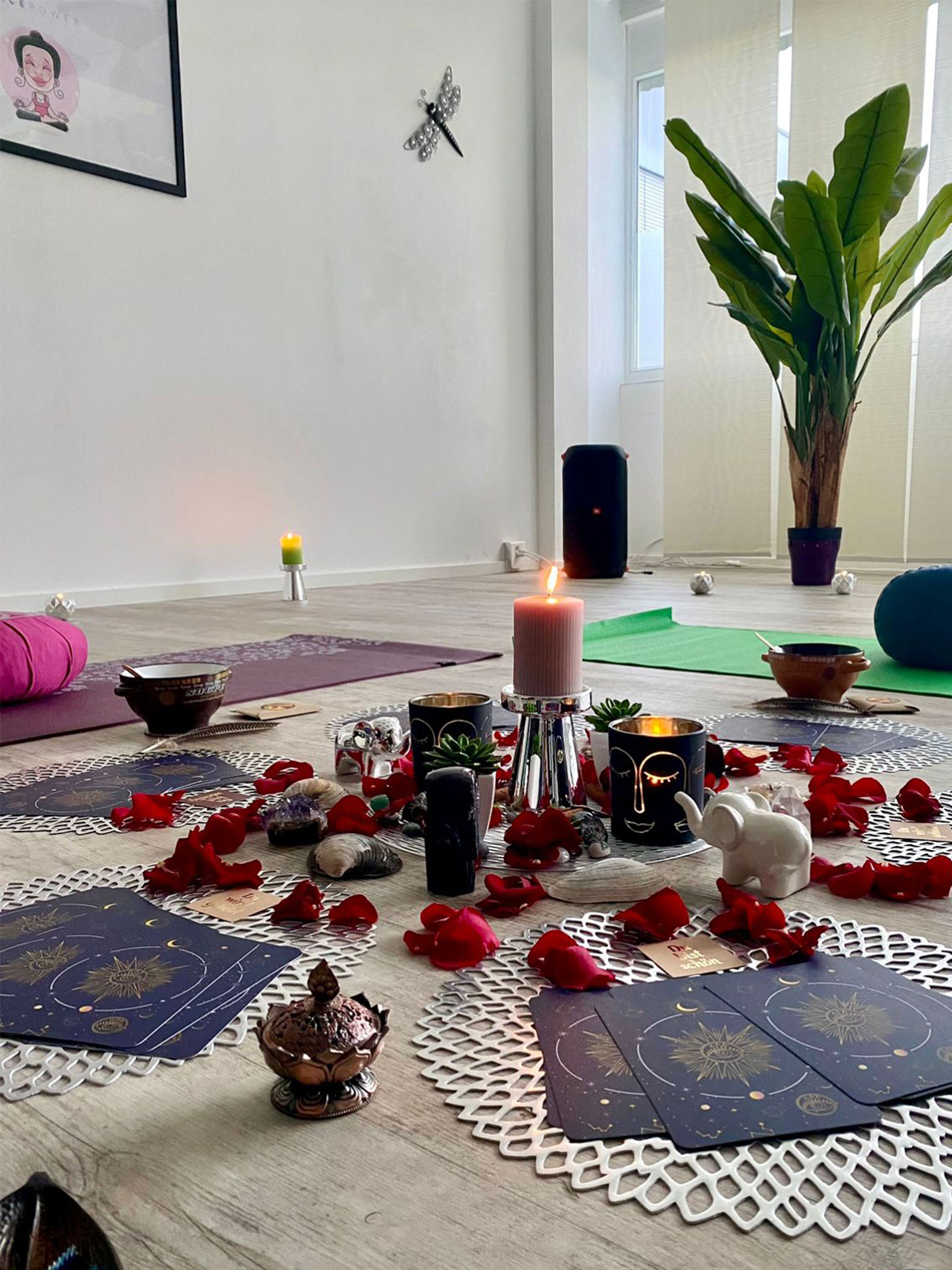 Face Power ist mehr als ein Ort → es ist ein Raum der Rückverbindung zur eigenen Essenz. Hier darf Magie alltagstauglich werden und Spiritualität sanft, klar und geerdet sein.